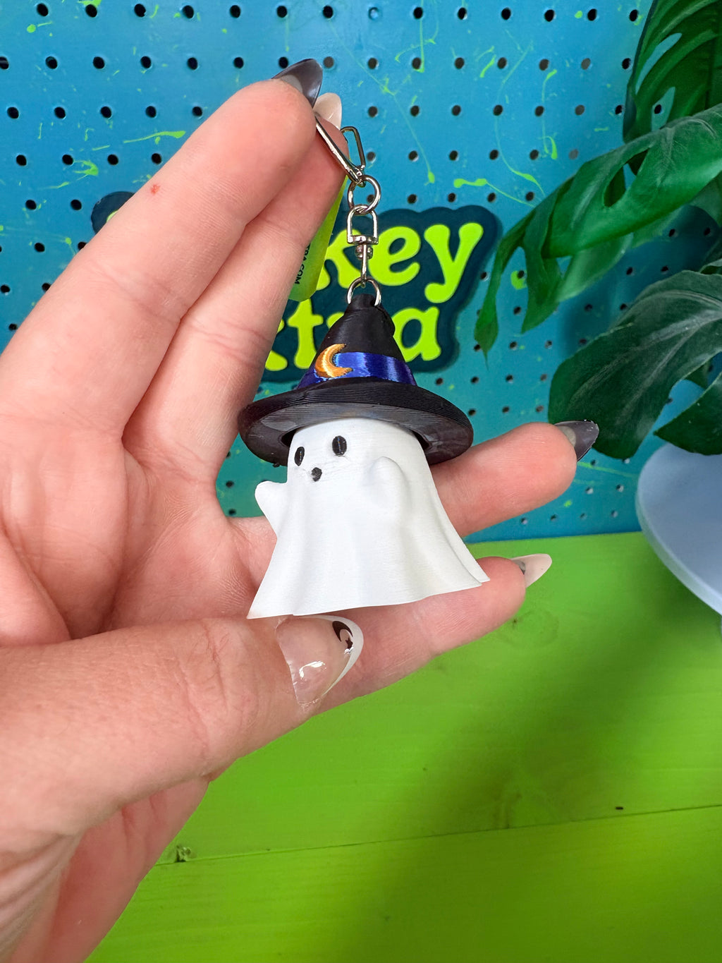 Witchy Ghost Fidget Clicker Keychain