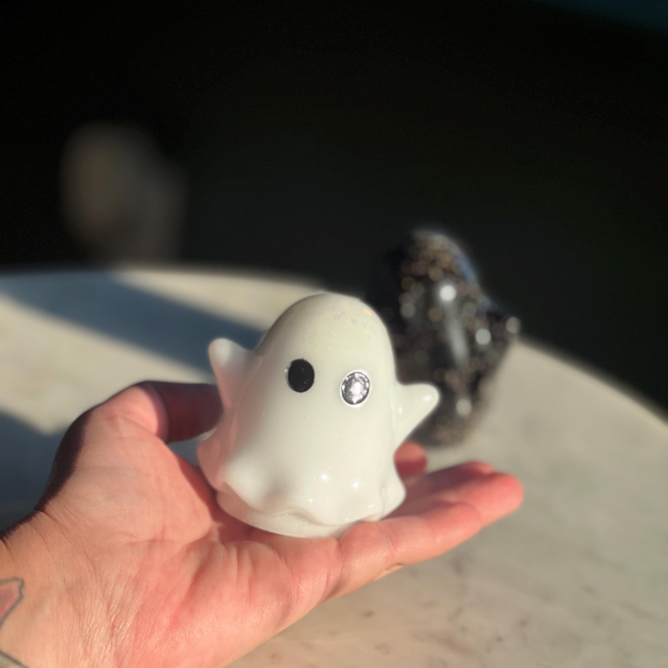 Black Gold Leaf & White Glitter Ghost Statues