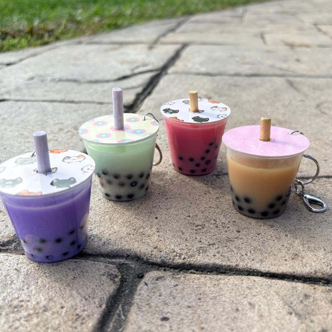 Kawaii Boba Keychain – Miniature Bubble Tea Cup | Cute Resin Charm with Straw, Beads & Sparkle