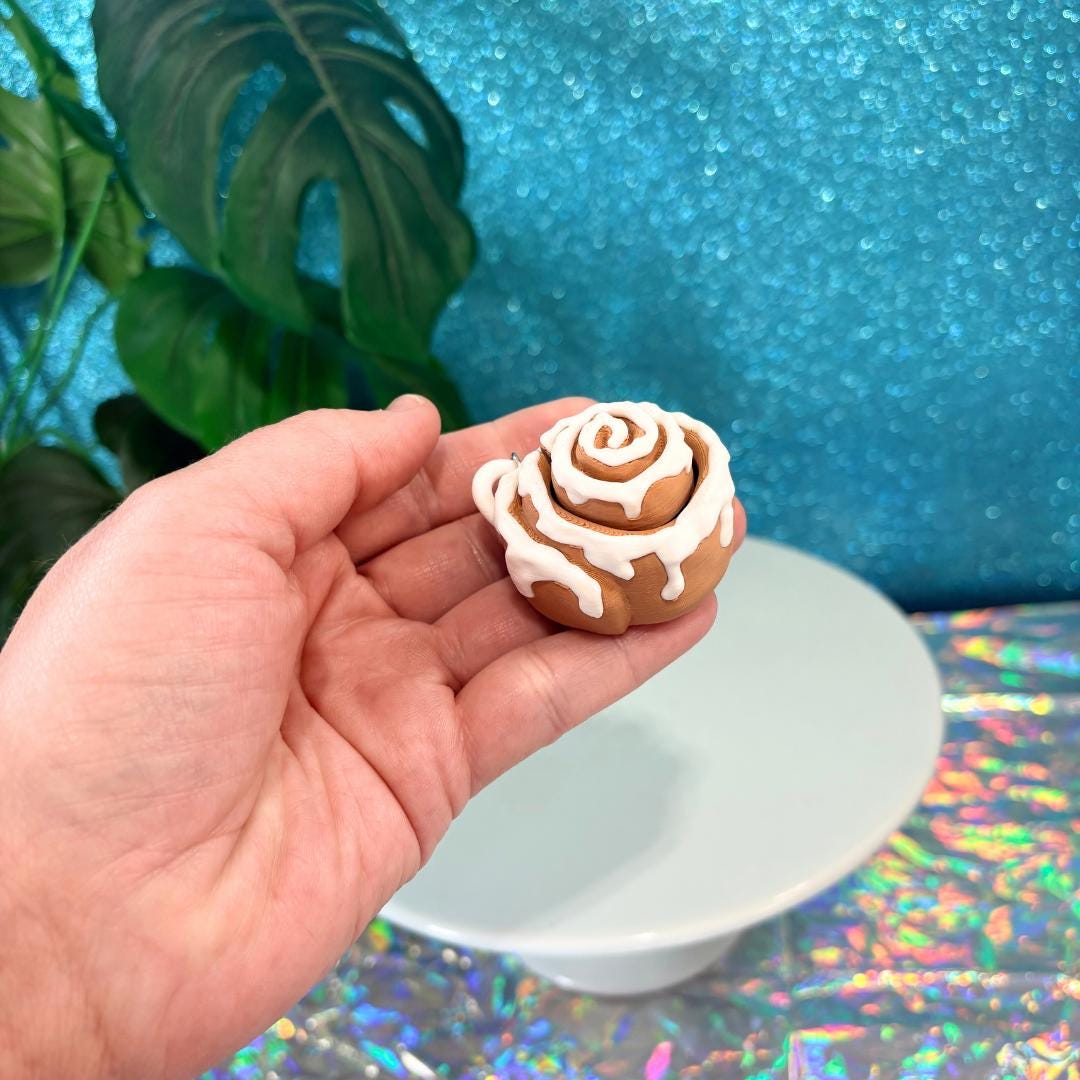 Cinnamon Roll Fidget Clicker Keychain