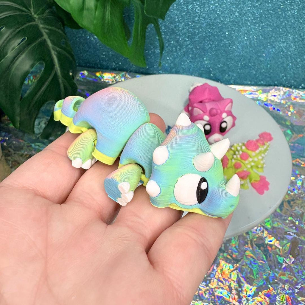 Magnetic Flexi Triceratops Shouldorable